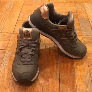 New Balance classic  sneaker size 9